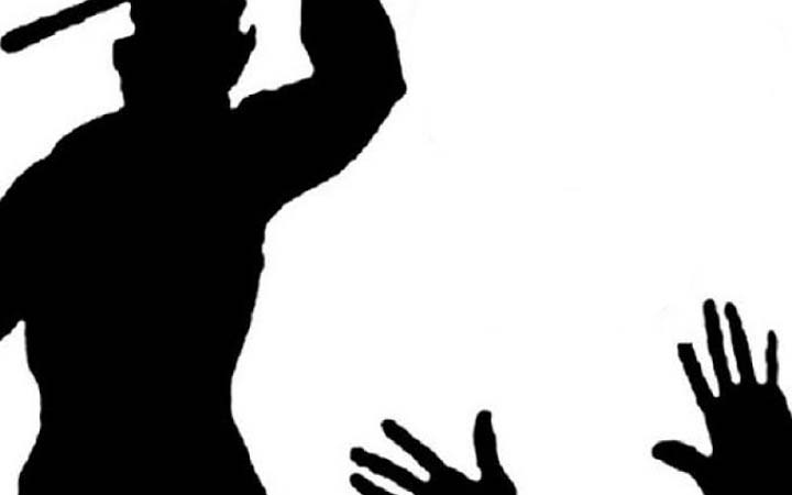 মেয়েকে উত্যক্তের প্রতিবাদ করায় বাবাকে পিটিয়ে হত্যার অভিযোগ